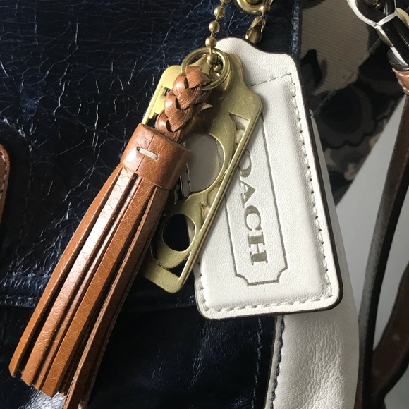 Coach Limited Edition - Picture 7 of 8